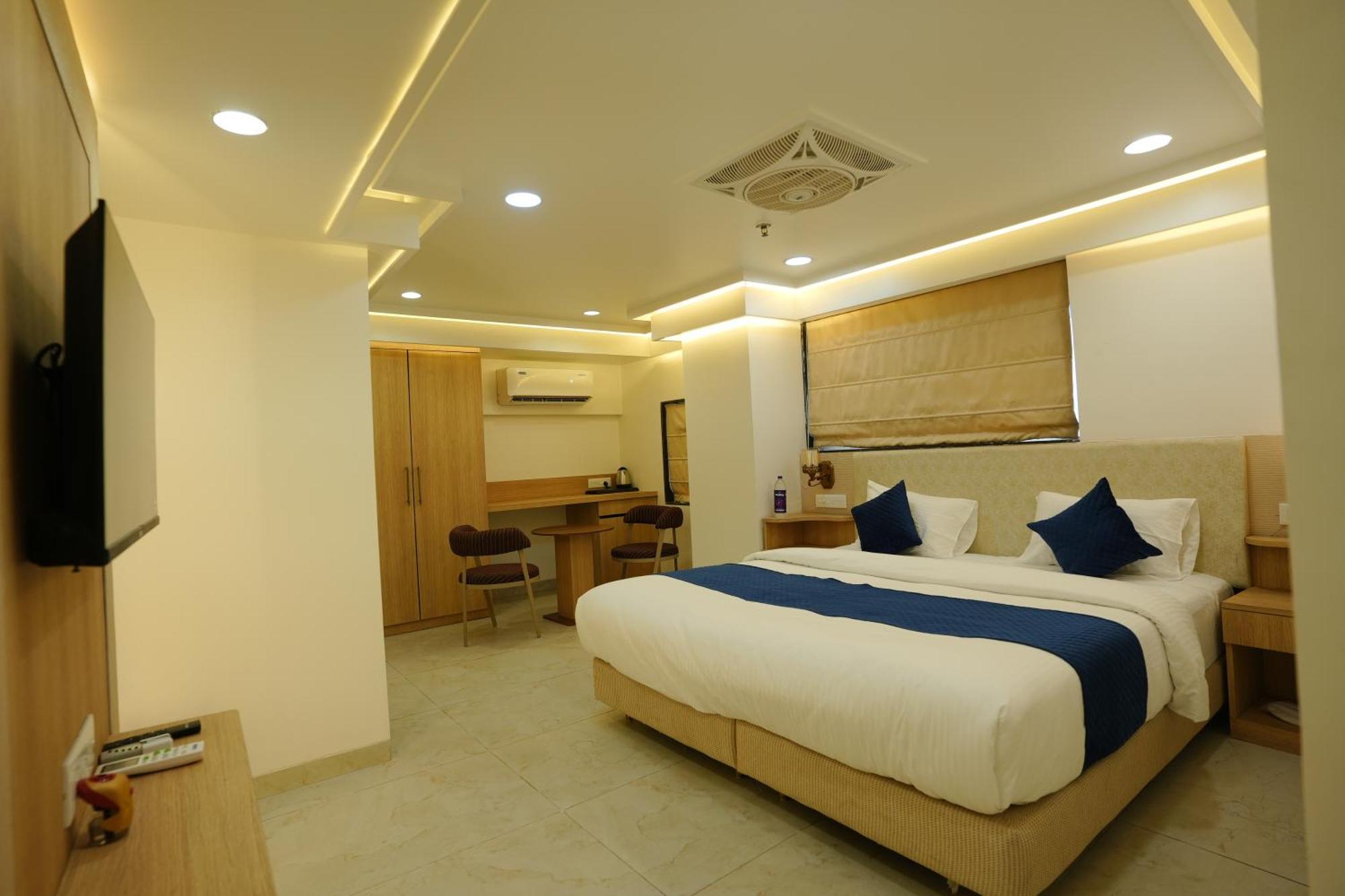 Hotel 6 Seasons, Koregoan Park, Poona Buitenkant foto
