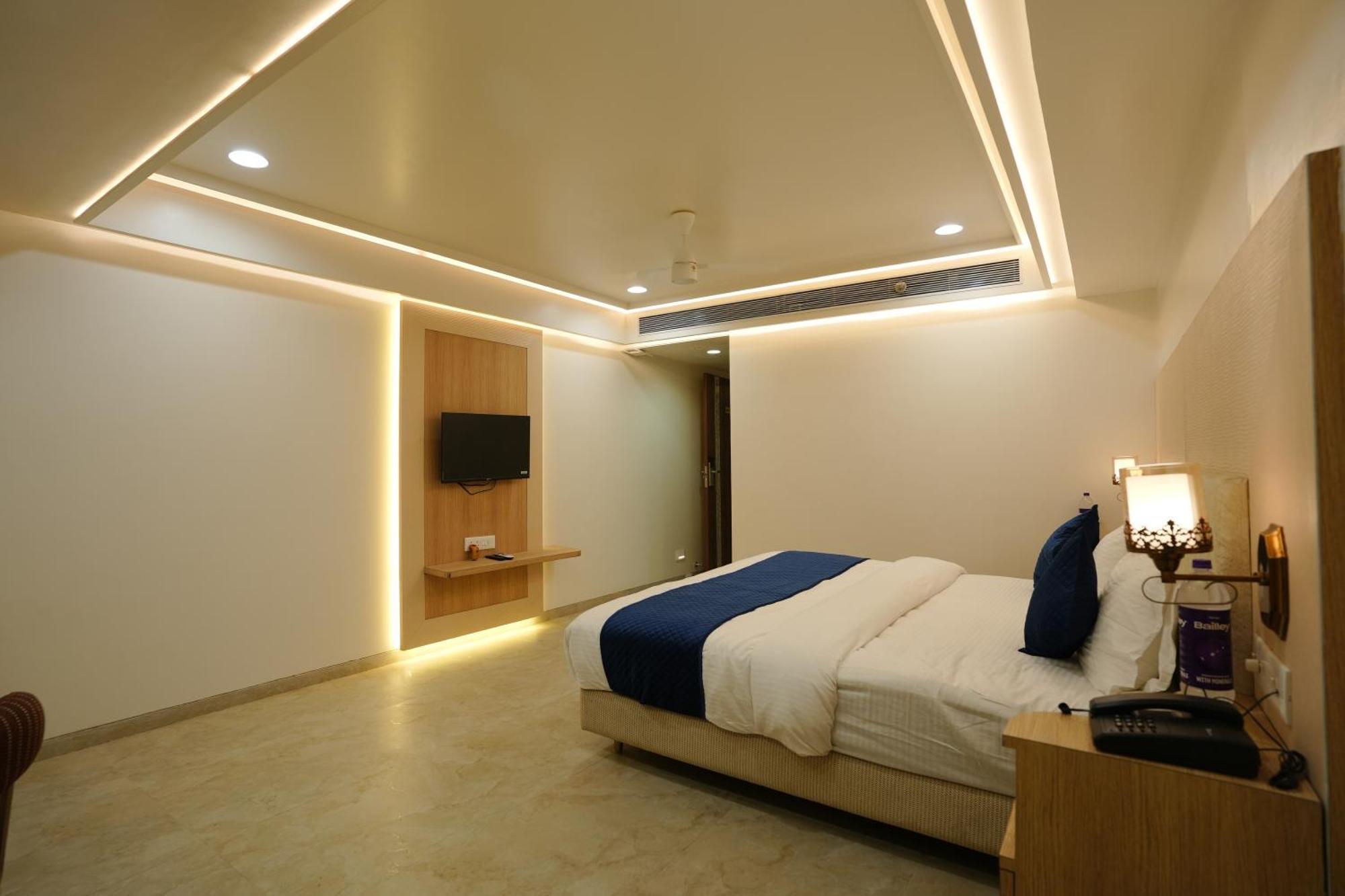 Hotel 6 Seasons, Koregoan Park, Poona Buitenkant foto