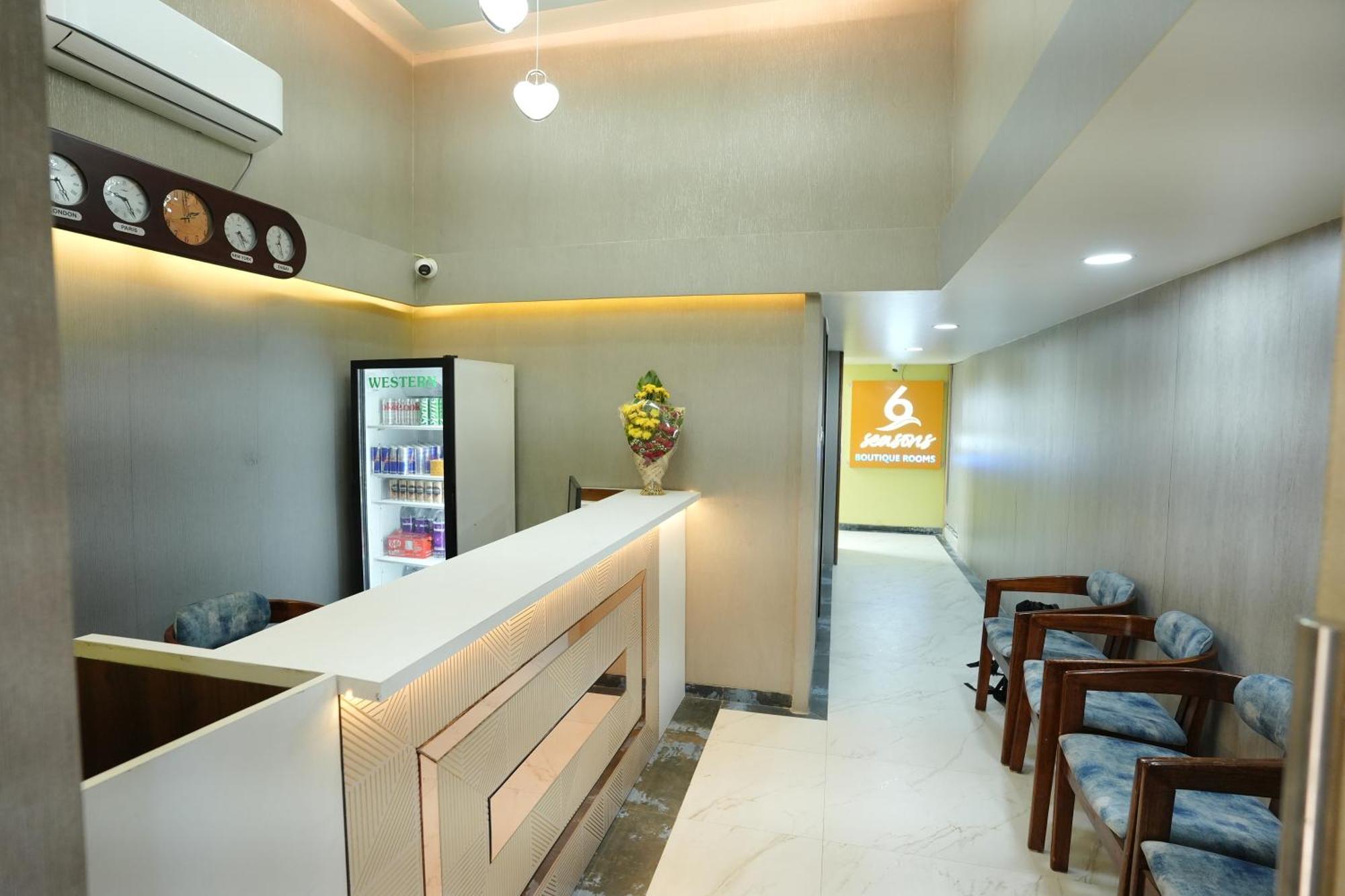 Hotel 6 Seasons, Koregoan Park, Poona Buitenkant foto