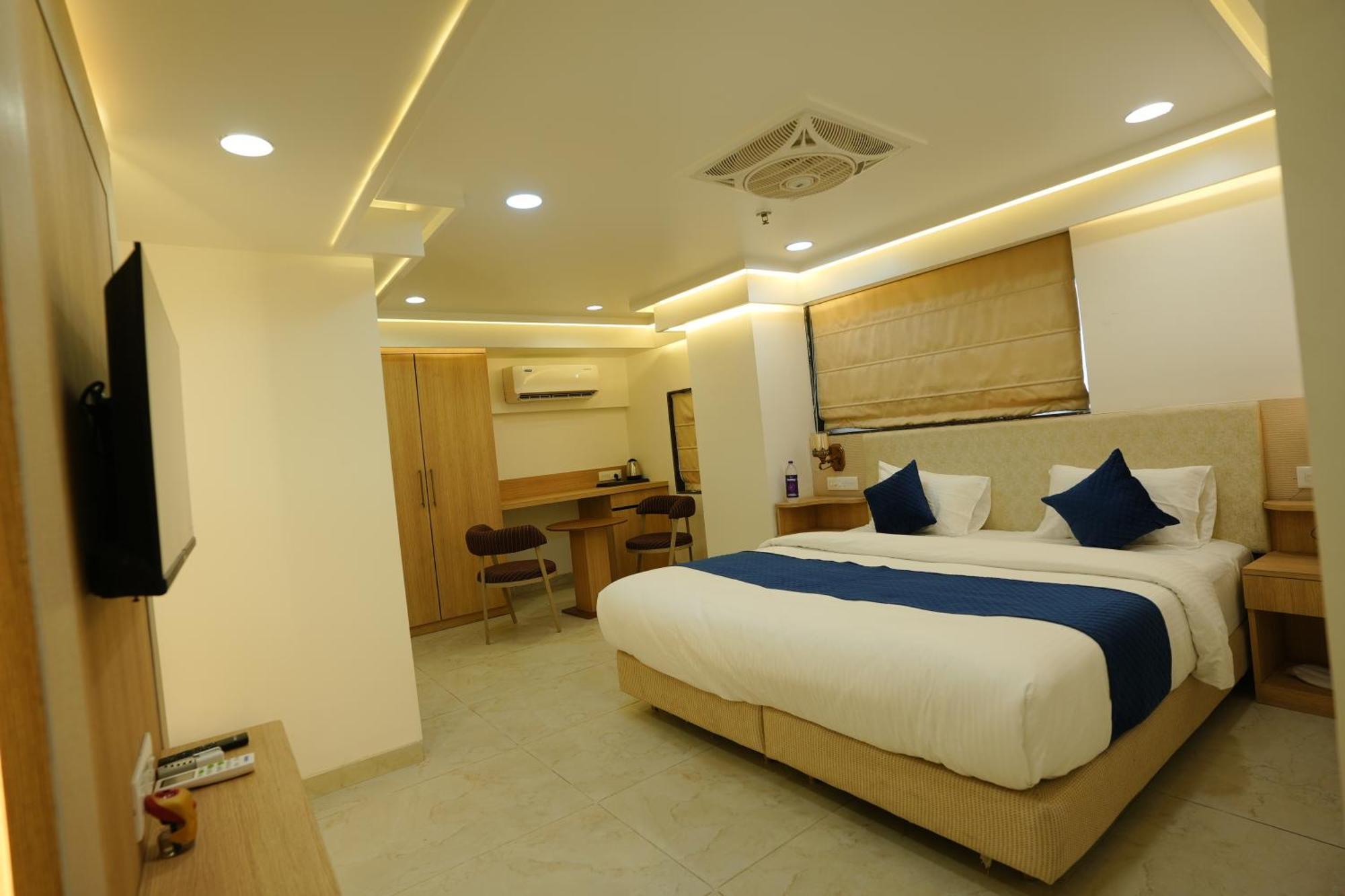Hotel 6 Seasons, Koregoan Park, Poona Buitenkant foto